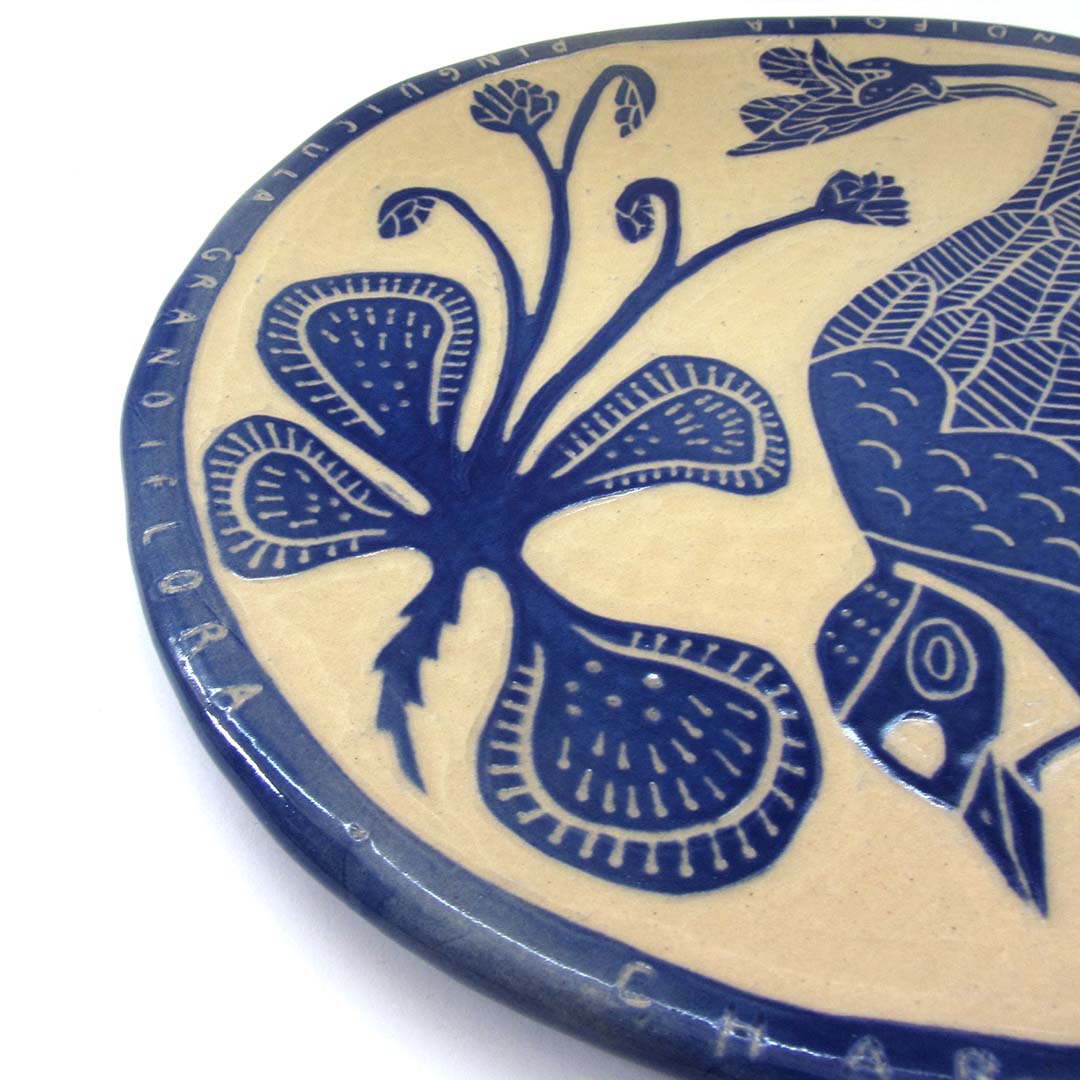 Plato Isla Islay cerámica ilustrada artesanal esgrafiado